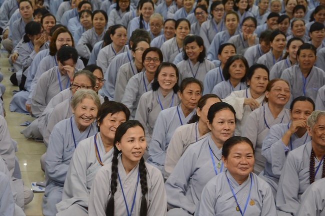 “HOW TO TAKE THE RIGHT PRAYING IN BUDDHISM” Dharma Talk in the 89th Seven-Day Retreat